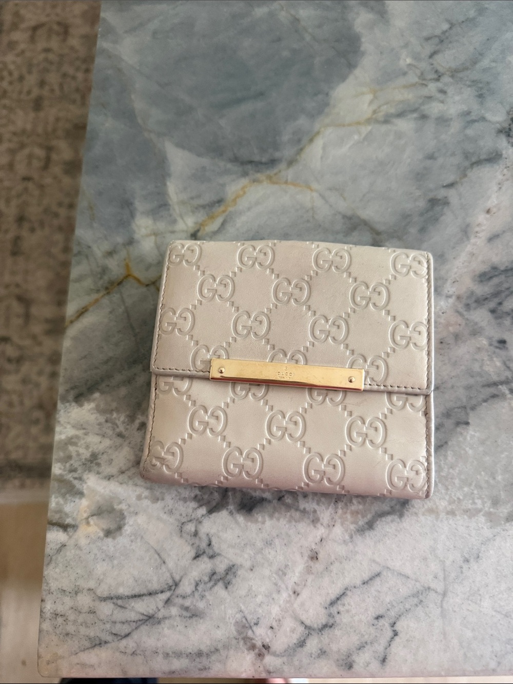 Gucci Metallic Light Silver Logo Leather Wallet with Gold Bar - Picture 1 of 6
